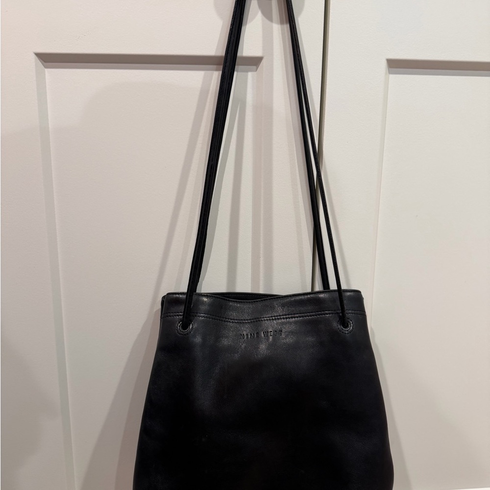 vintage Nine West black leather bucket shoulder bag